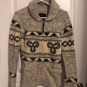 TNA BY ARITZIA SWEATER